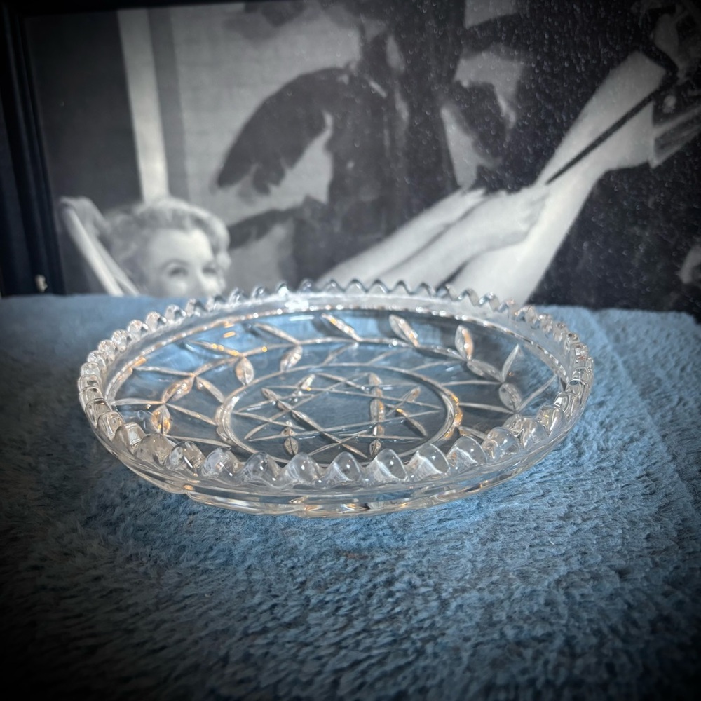 Vintage Candy Dish, Ash Tray. Clear Glass Decorative Plate 7β